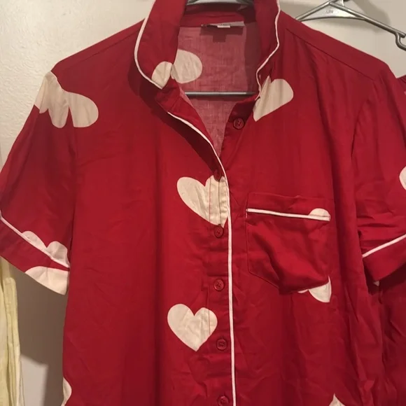 Ann Taylor lift Red Heart Print Pajama Set small. New - Picture 2 of 5